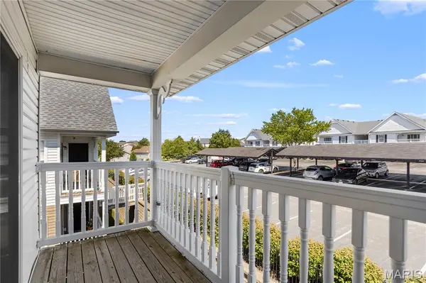 734 Saravalle DR, St Peters, MO 63376
