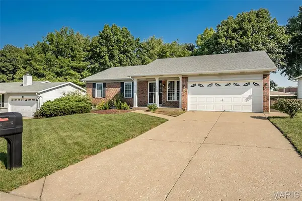 2941 Park Valley DR, St Peters, MO 63376