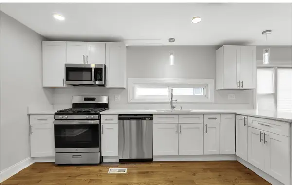 9143 S Luella AVE, Chicago, IL 60617