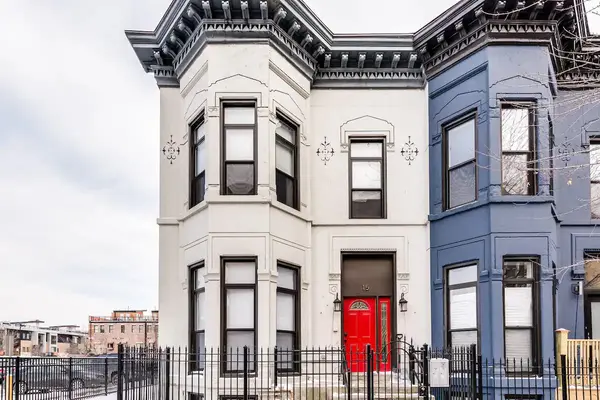 15 S Oakley BLVD, Chicago, IL 60612