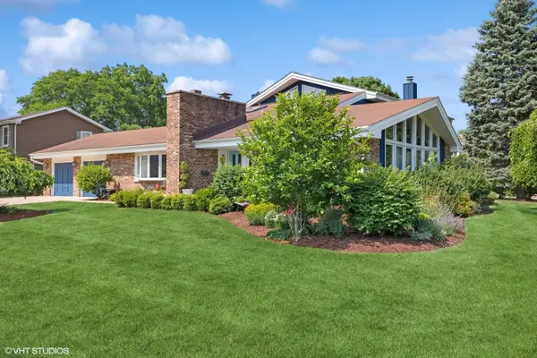620 STANFORD CIR, Elk Grove Village, IL 60007