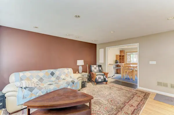 261 W Parkview DR, Addison, IL 60101