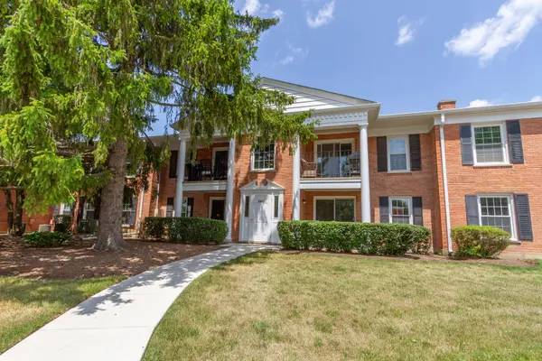 560 Shorely DR #103, Barrington, IL 60010