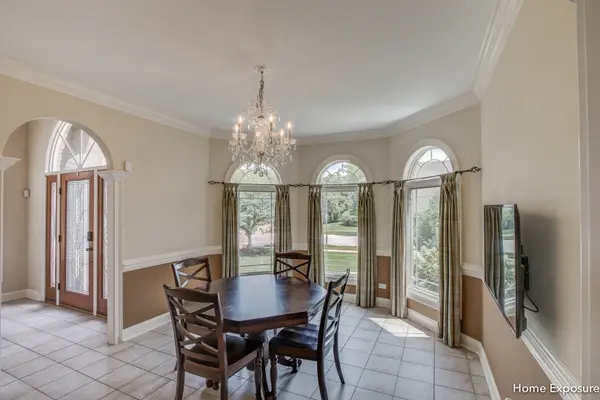 2552 Sutton LN, Aurora, IL 60502