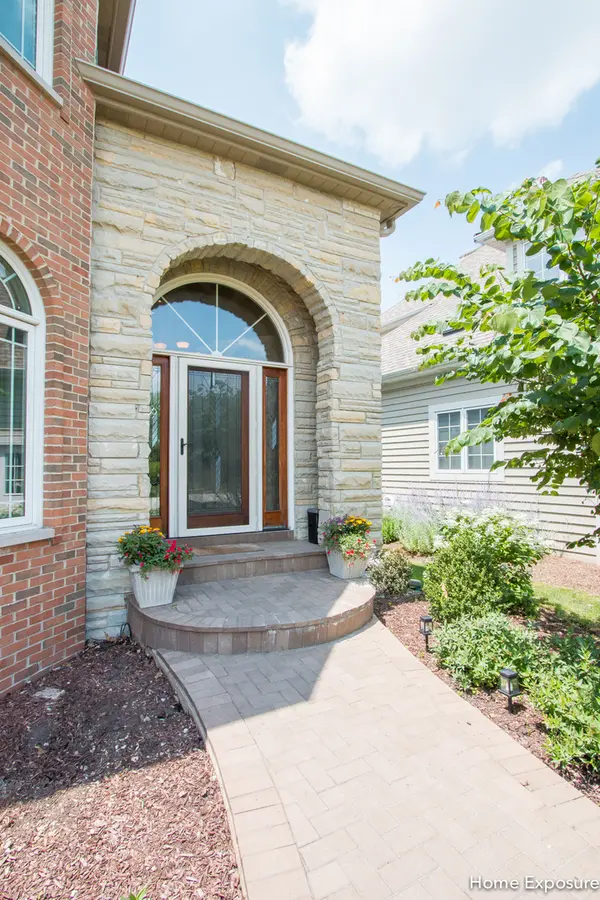 2552 Sutton LN, Aurora, IL 60502