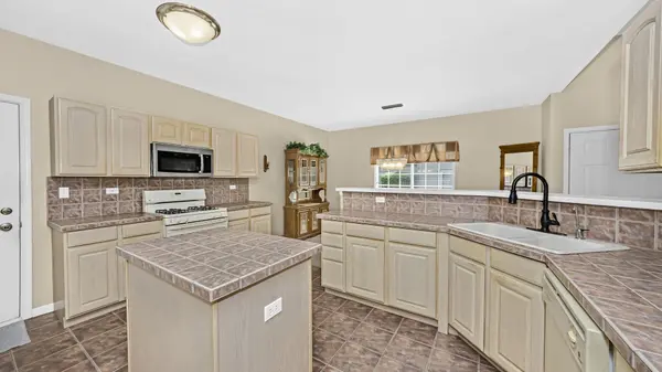 1082 Park Hill CIR #1082, Aurora, IL 60502