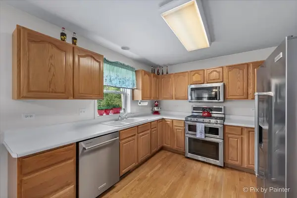 4014 Blackstone AVE, Gurnee, IL 60031