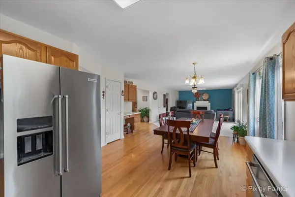 4014 Blackstone AVE, Gurnee, IL 60031