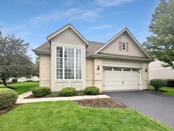 696 Cheshire CT, Oswego, IL 60543