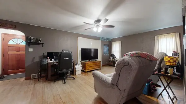 206 W Kleinbeck ST, Bellflower, IL 62174
