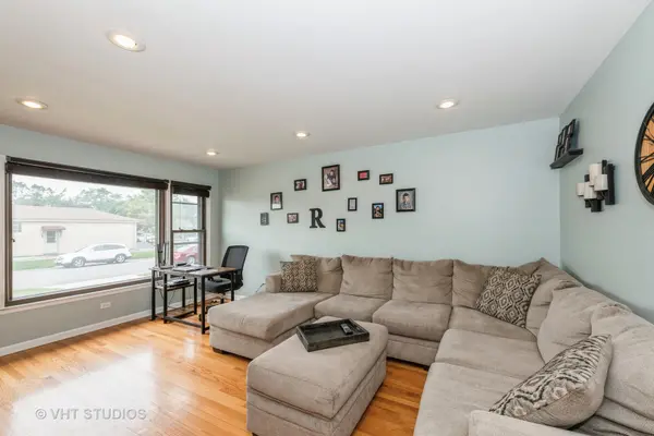 9718 Florence AVE, Schiller Park, IL 60176