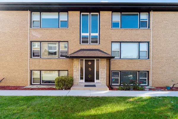 6925 N Rosemary LN, Niles, IL 60714