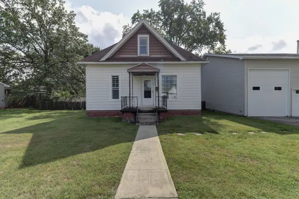 424 S Union ST, Arthur, IL 61911