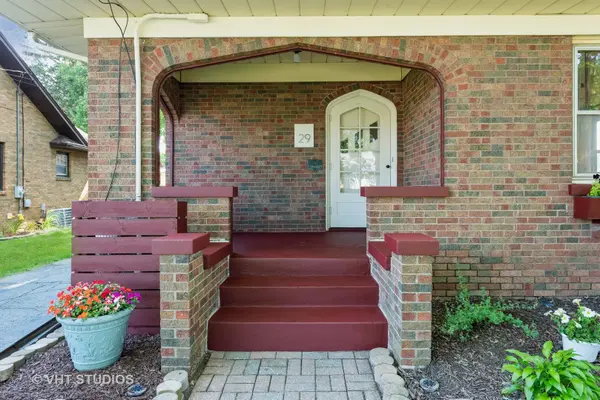 29 N Edison AVE, Elgin, IL 60123