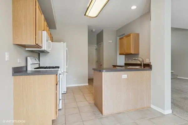 3103 Bromley LN, Aurora, IL 60502