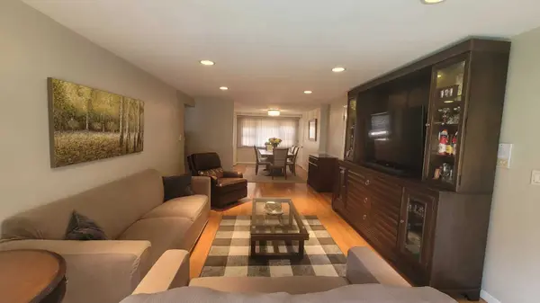 2045 N Harlem AVE #1W, Chicago, IL 60707