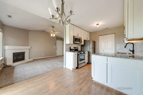 228 Brett CIR #C, Wauconda, IL 60084