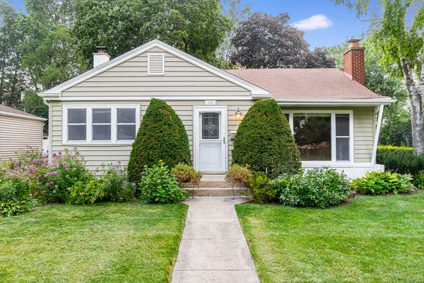 348 N Schiller ST, Palatine, IL 60067