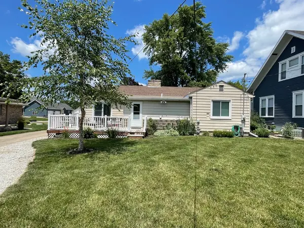 217 E Lincoln, Arthur, IL 61911
