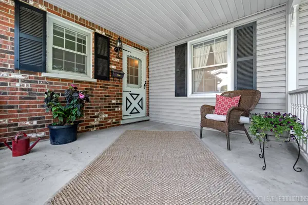 56 Bluebird LN, Naperville, IL 60565