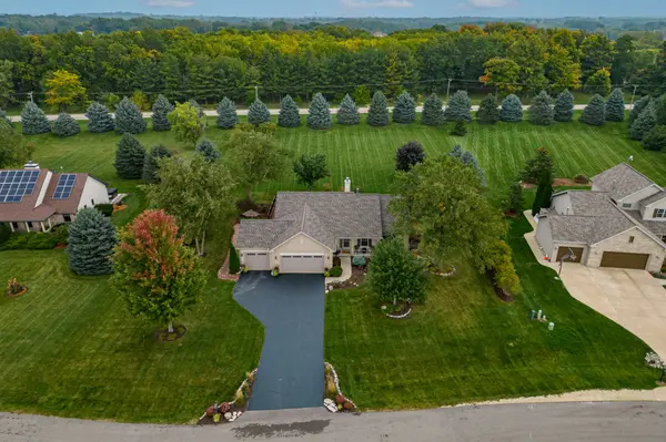 12887 Wild Prairie Close, Belvidere, IL 61008