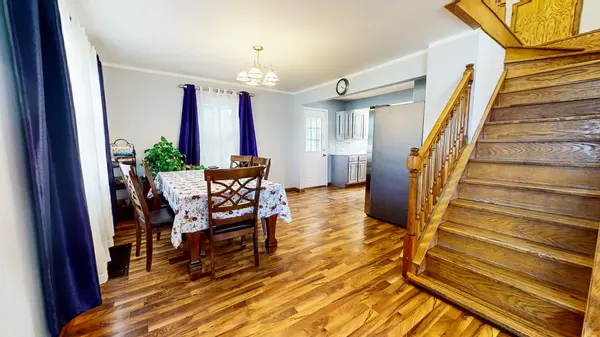 8208 Normandy AVE, Burbank, IL 60459