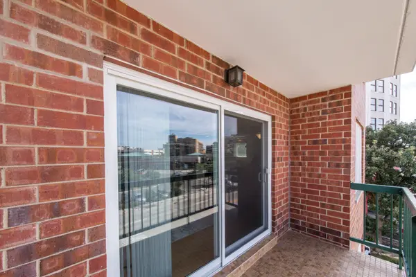 555 S River RD #405, Des Plaines, IL 60016