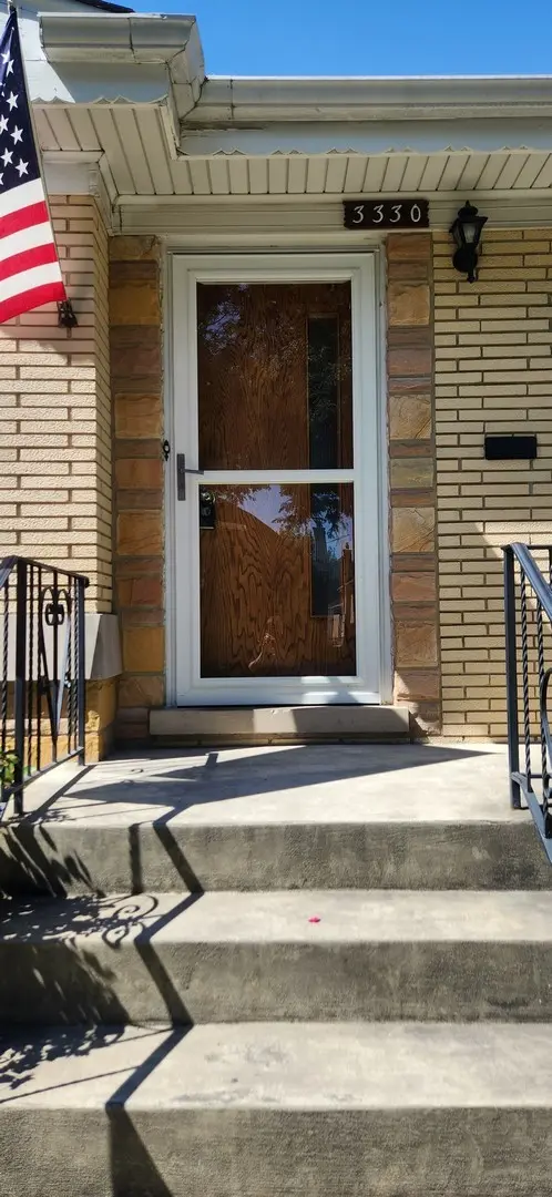 3330 N Panama AVE, Chicago, IL 60634
