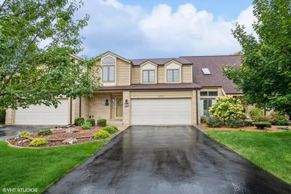 10990 S 84th AVE, Palos Hills, IL 60465