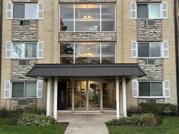 2214 S GOEBBERT RD #184, Arlington Heights, IL 60005