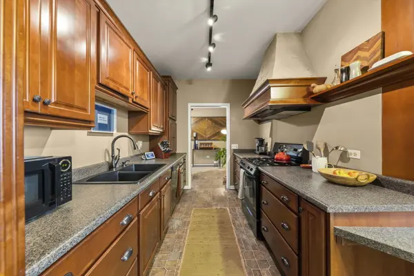 15 S Van Buren ST, Batavia, IL 60510