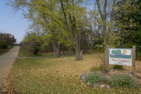 7712 Bond DR, Roscoe, IL 61073