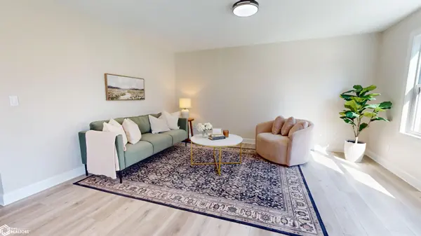 1105 W Adams AVE, Fairfield, IA 52556