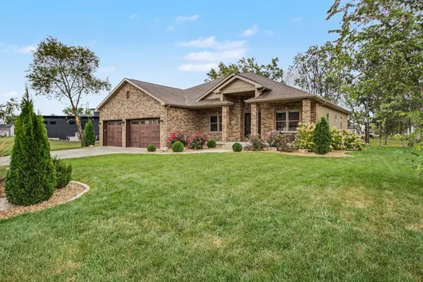 45 Mattico LN, Crown Point, IN 46307