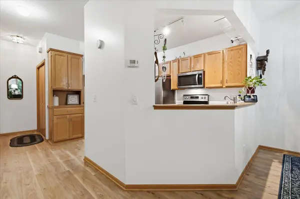 2707 River Hills DR S, Burnsville, MN 55337