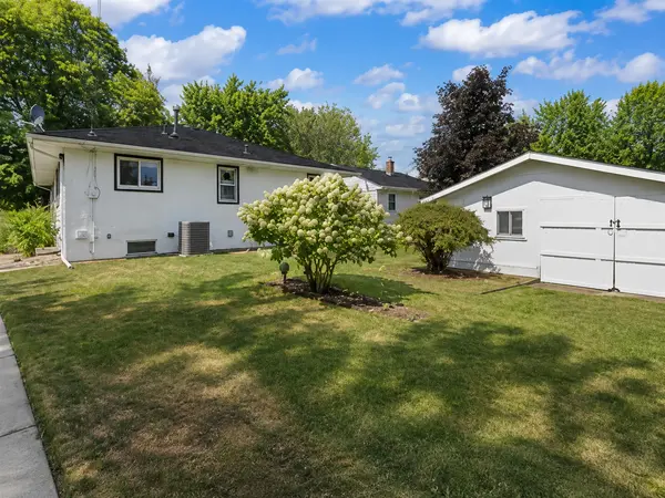 1228 Lincoln AVE, Saint Paul Park, MN 55071