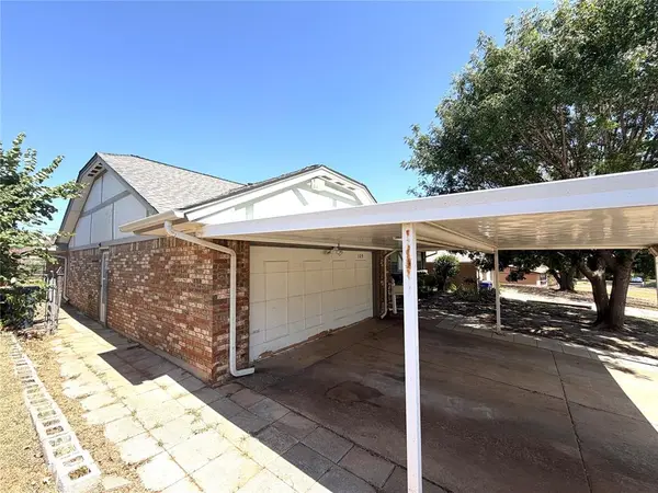 109 W Campbell DR, Midwest City, OK 73110