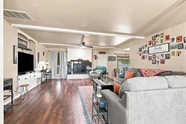 2303 E Elm ST, El Reno, OK 73036