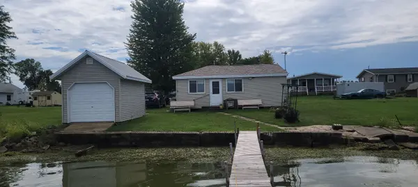 7036 KROHN RD, Winneconne, WI 54986-9566