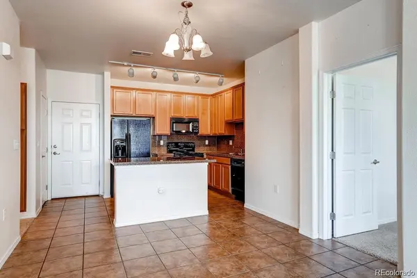 15460 Canyon Gulch LN #207, Englewood, CO 80112