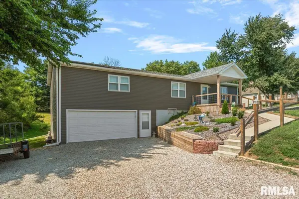 1607 Vineyard Hills RD, Petersburg, IL 62675