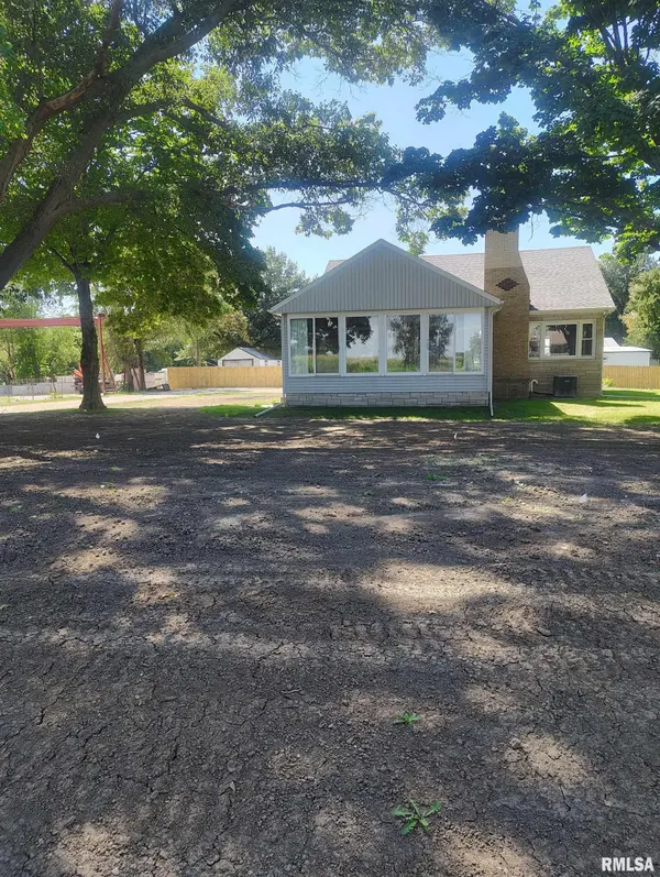 22401 IL-116, Farmington, IL 61531
