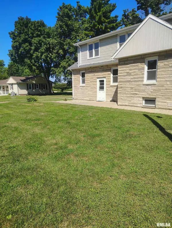 22401 IL-116, Farmington, IL 61531