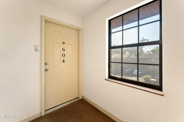810 Highland #604, Knoxville, TN 37912