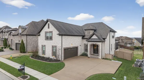 607 Southshore Pt, Mount Juliet, TN 37122