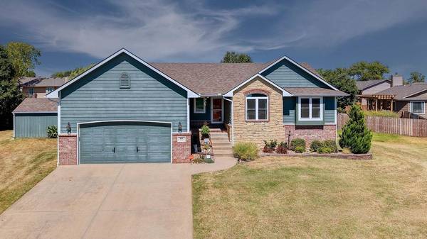 611 Cleek Ct, Winfield, KS 67156