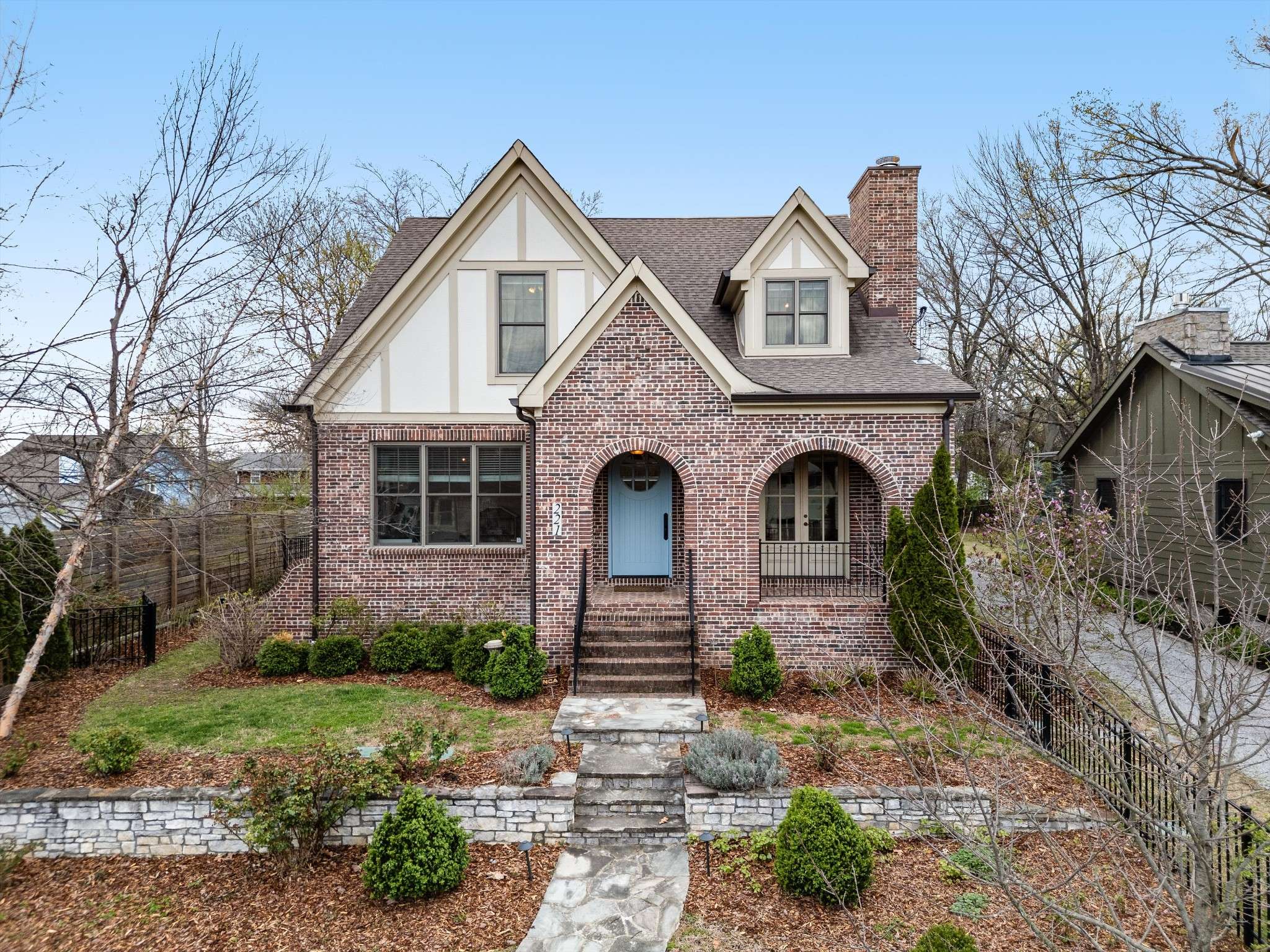 221 38th Ave #N, Nashville, TN 37209