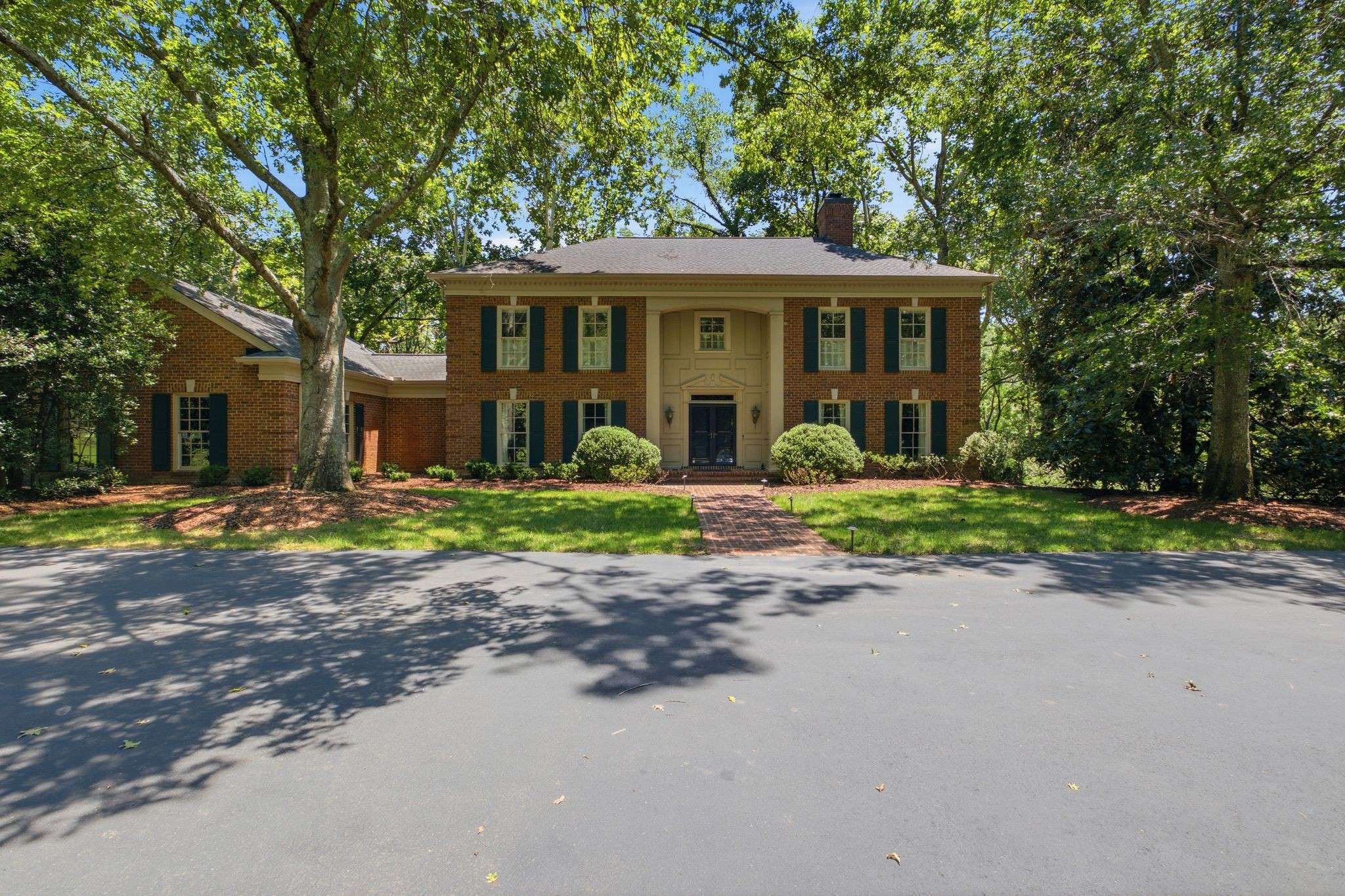 4383 Chickering Ln, Nashville, TN 37215