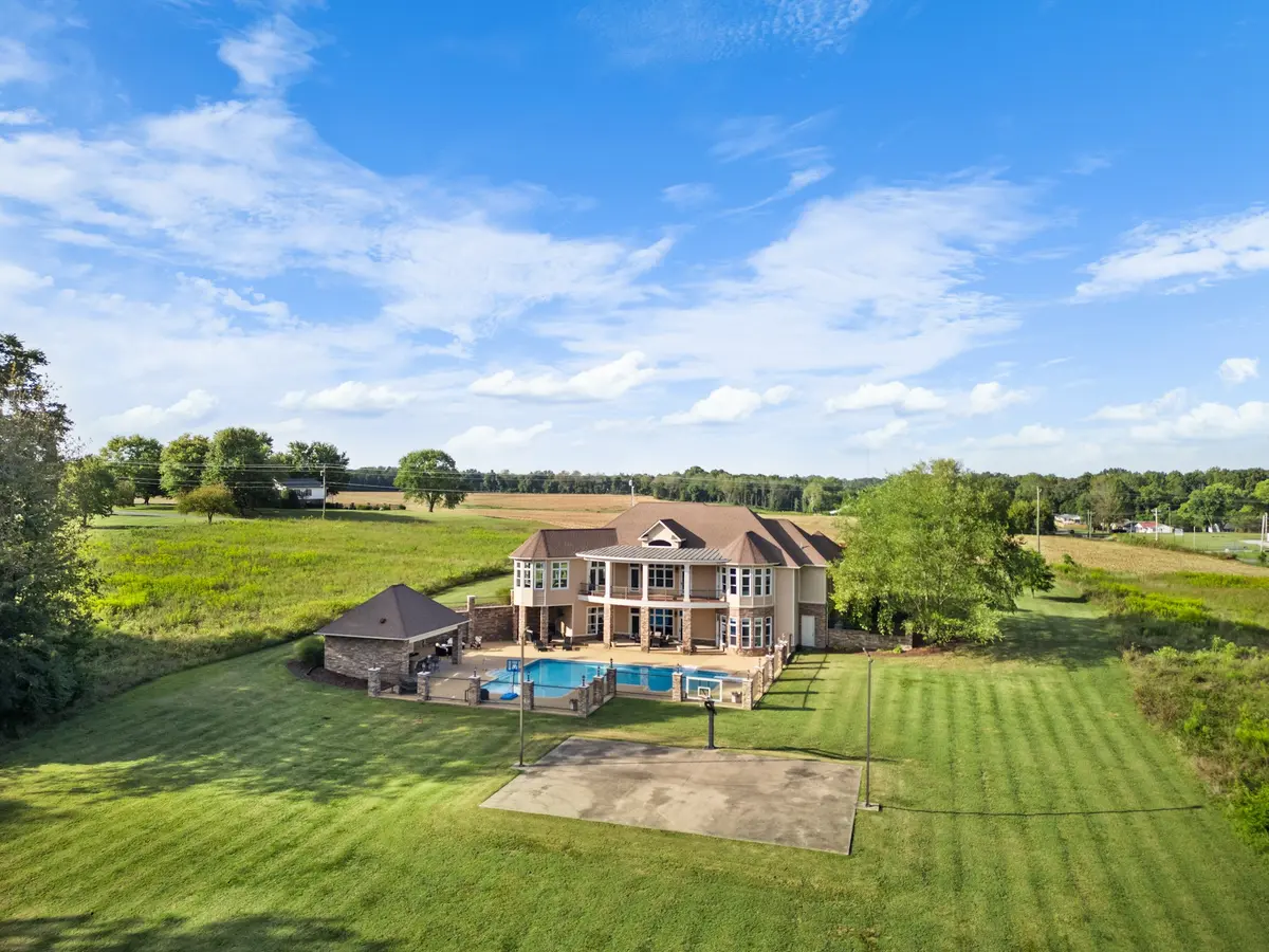 97 Crawfish Ln, Lawrenceburg, TN 38464