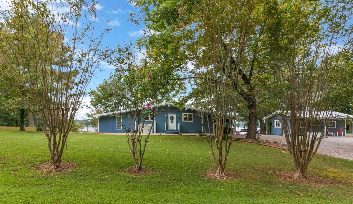 439 Bluff Rd, Big Sandy, TN 38221